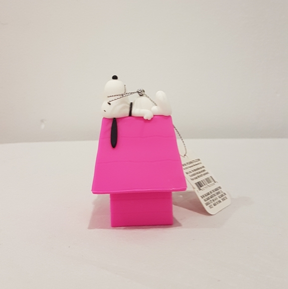 Pink Hallmark Peanuts Christmas Tree Ornament Snoopy on Top of his Doghouse - Picture 3 of 4